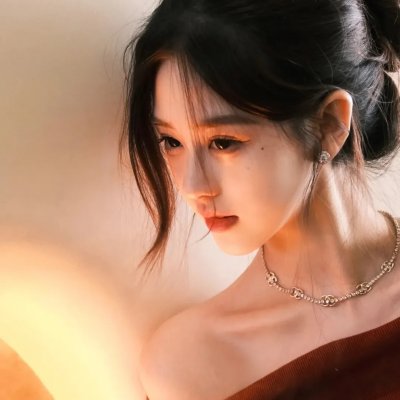 碧窗艳影